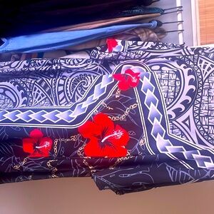 Hawaiian wrap |one size | great use of any style with